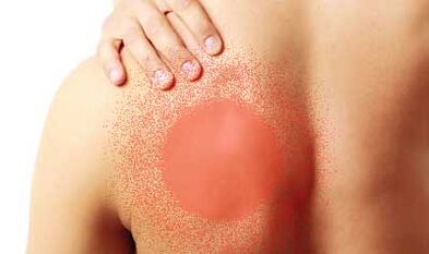 pijn onder het linkerschouderblad